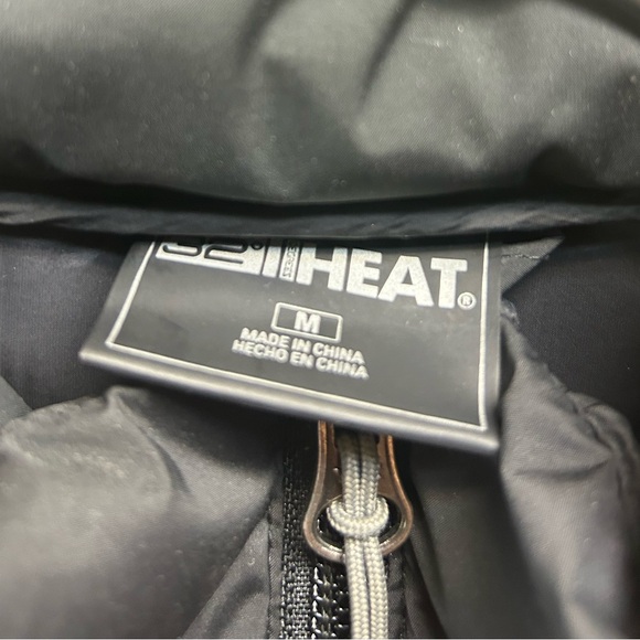 32 Degrees Women's Black Puffer Jacket with Detachable Hoodie - Picture 3 of 6